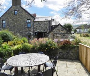 Glenroy Newport, Pembrokeshire